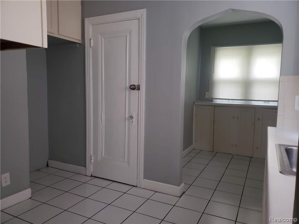 5751 Grayton Street, Unit UPPR Detroit, MI 48224 - Photo 11 of 12
