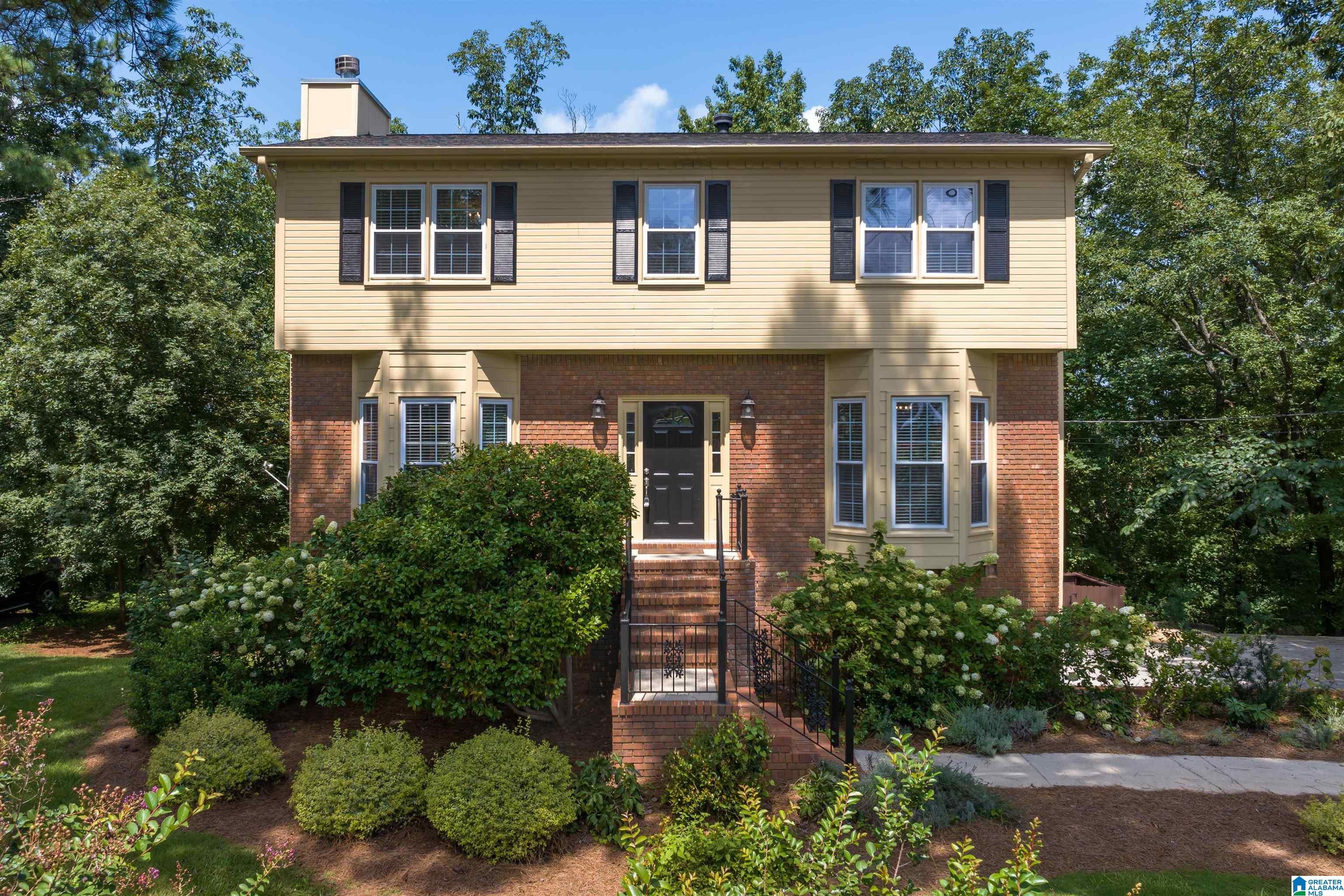 34 Shades Crest Road Hoover, AL 35226 - Photo 1 of 37