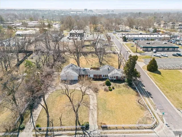 $1,350,000 | 6909 West 82nd Street, Overland Park, KS 66204