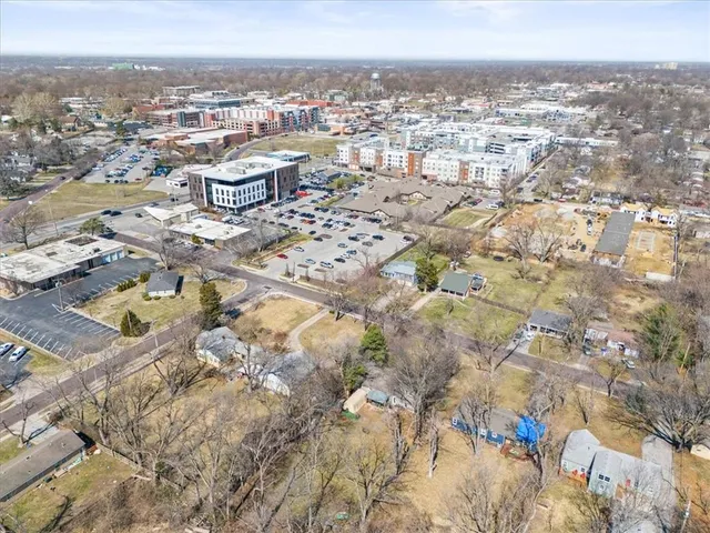 $1,350,000 | 6909 West 82nd Street, Overland Park, KS 66204