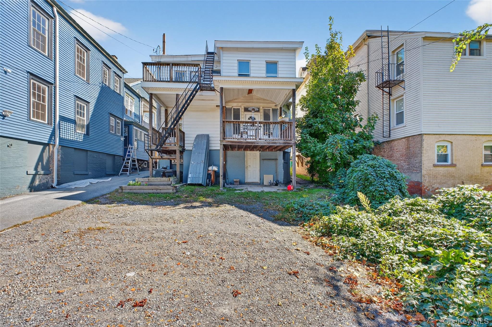49 South Hamilton Street, Unit 2 Poughkeepsie, NY 12601 - Photo 25 of 27 a view of a big building with many windows
