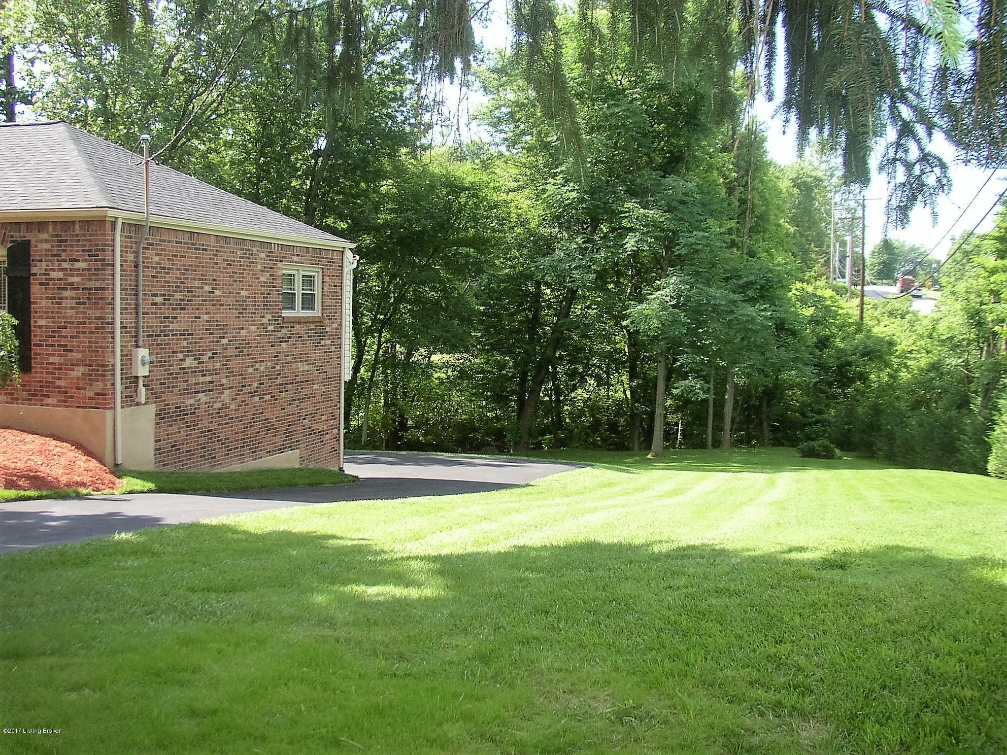 8900 Collingwood Road Louisville, KY 40299 - Photo 31 of 34 P1010633 (2)