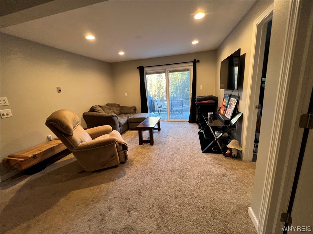 11401 Partridge Road Holland, NY 14080 - Photo 7 of 26 lower living room