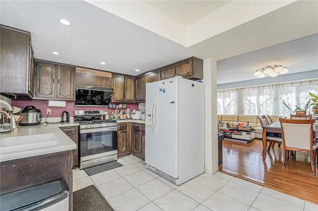 $685,000 | 109 Hampton Green | Arden Heights