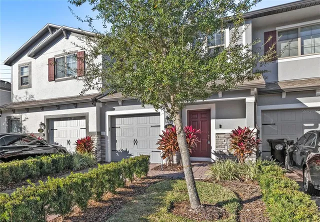 a front view of house with yard