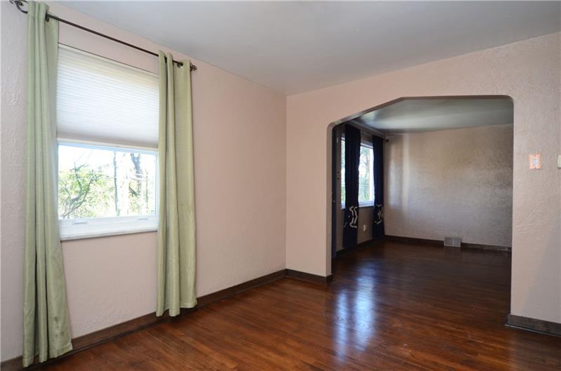 504 East Garden Road Pittsburgh, PA 15227 - Photo 3 of 19 Gallery Image 3