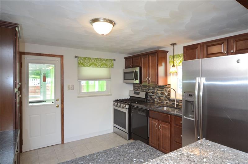 504 East Garden Road Pittsburgh, PA 15227 - Photo 6 of 19 Gallery Image 6