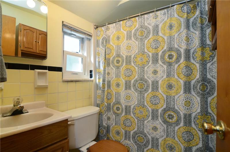 504 East Garden Road Pittsburgh, PA 15227 - Photo 10 of 19 Gallery Image 10
