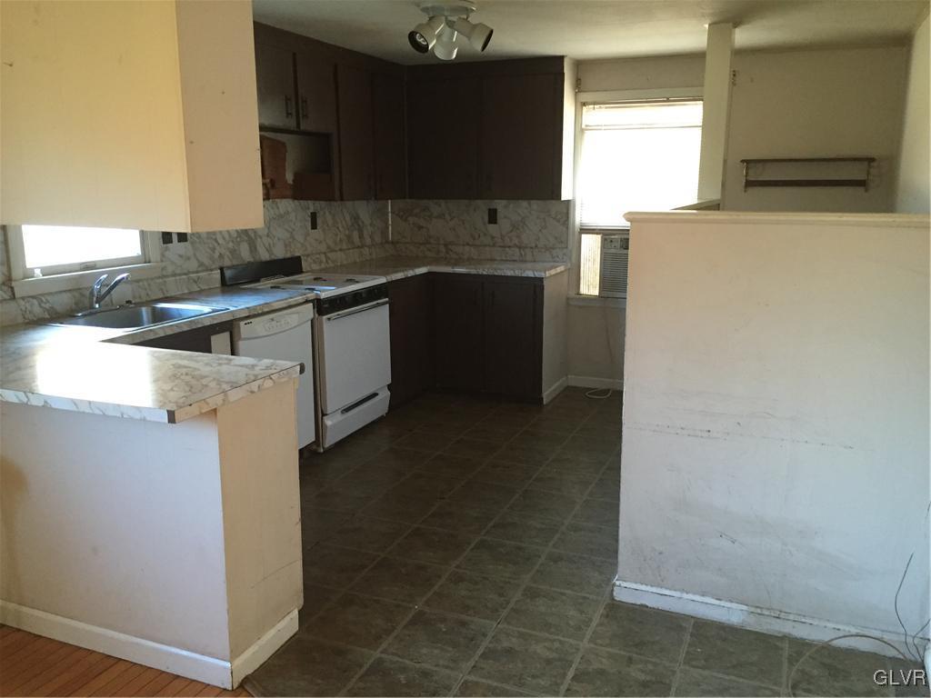 1063 Orchard Road Mount Bethel, PA 18343 - Photo 3 of 8 Gallery Image 3