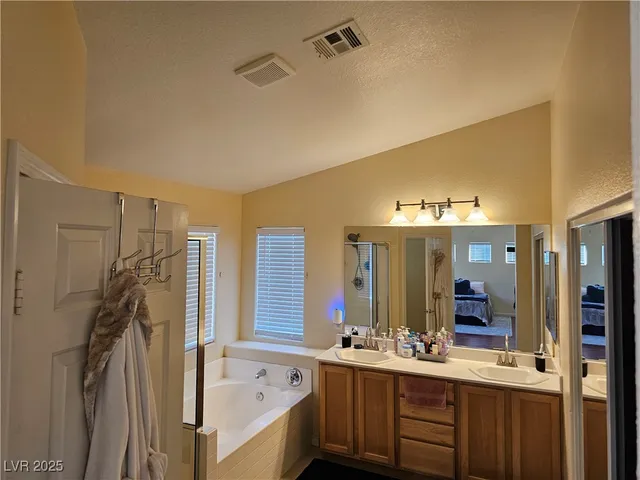 $2,395 | 3732 Shimmering Creek Avenue, North Las Vegas, NV 89031