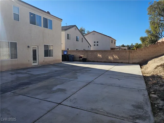$2,395 | 3732 Shimmering Creek Avenue, North Las Vegas, NV 89031