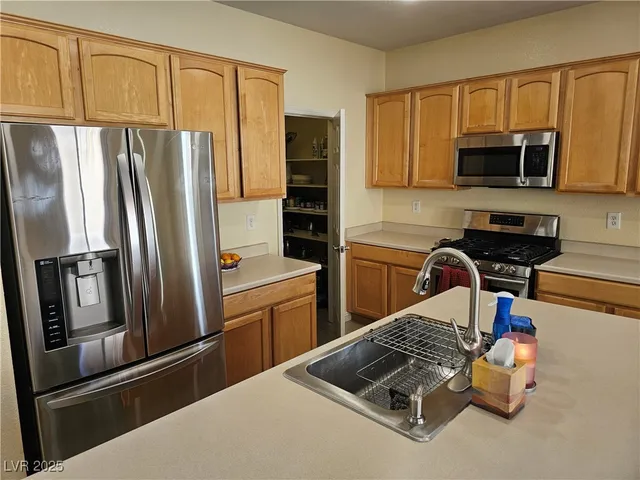 $2,395 | 3732 Shimmering Creek Avenue, North Las Vegas, NV 89031