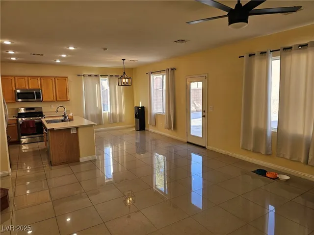 $2,395 | 3732 Shimmering Creek Avenue, North Las Vegas, NV 89031