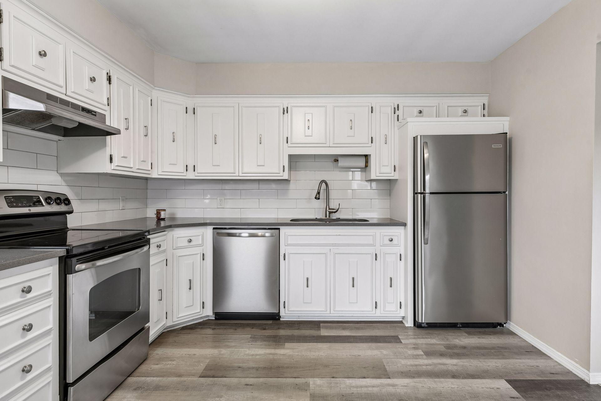 255 County Rd C2 West Roseville, MN 55113 - Photo 6 of 26 Gallery Image 6