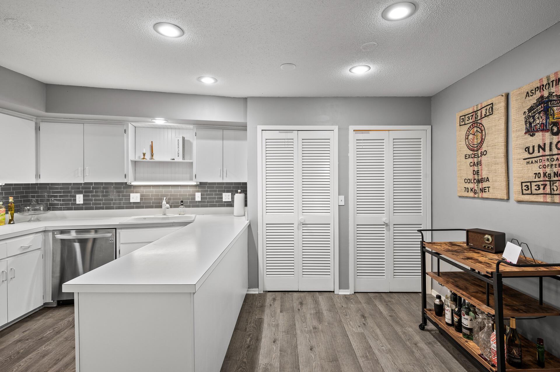 3412 Oak Ridge Road, Unit 309 Hopkins, MN 55305 - Photo 11 of 33