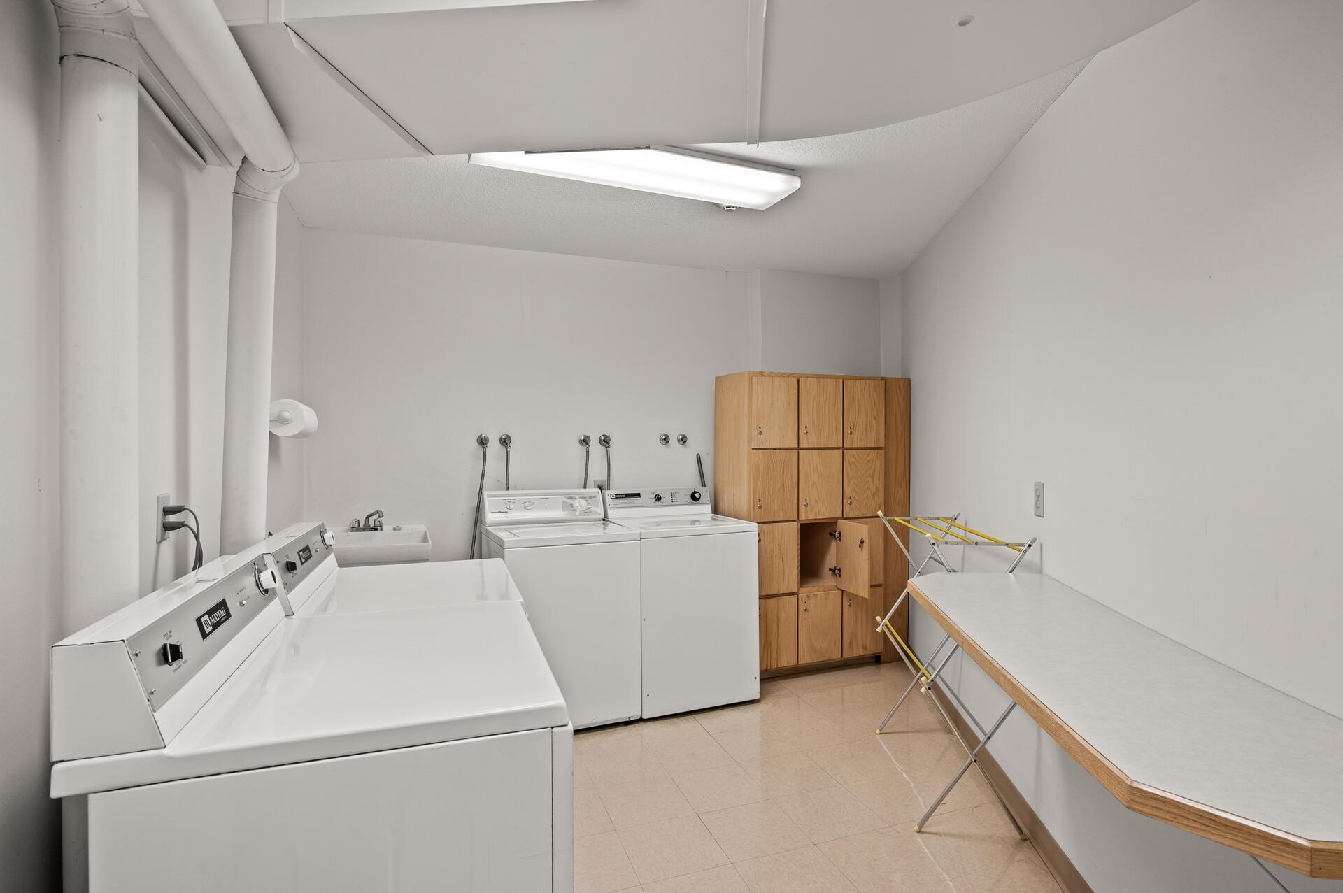 3412 Oak Ridge Road, Unit 309 Hopkins, MN 55305 - Photo 29 of 33