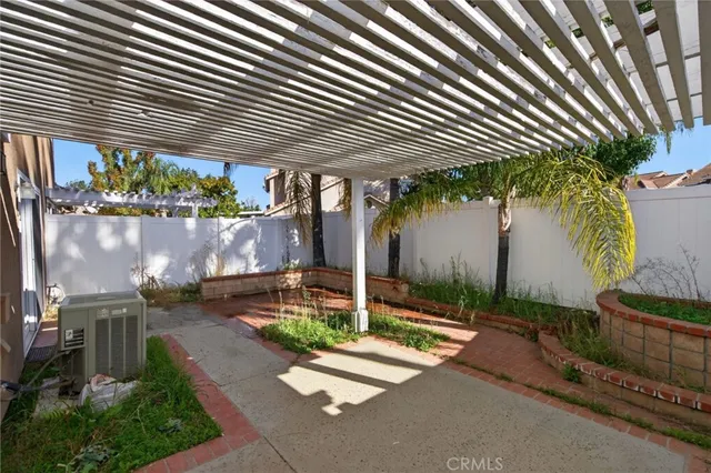 a view of backyard with plants