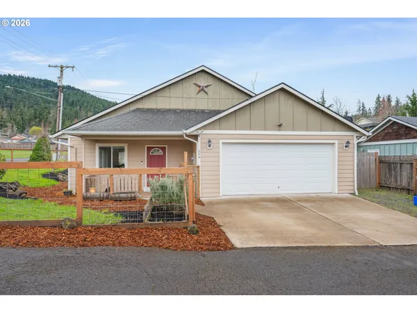 $410,000 | 246 South 70th Street, Springfield, OR 97478