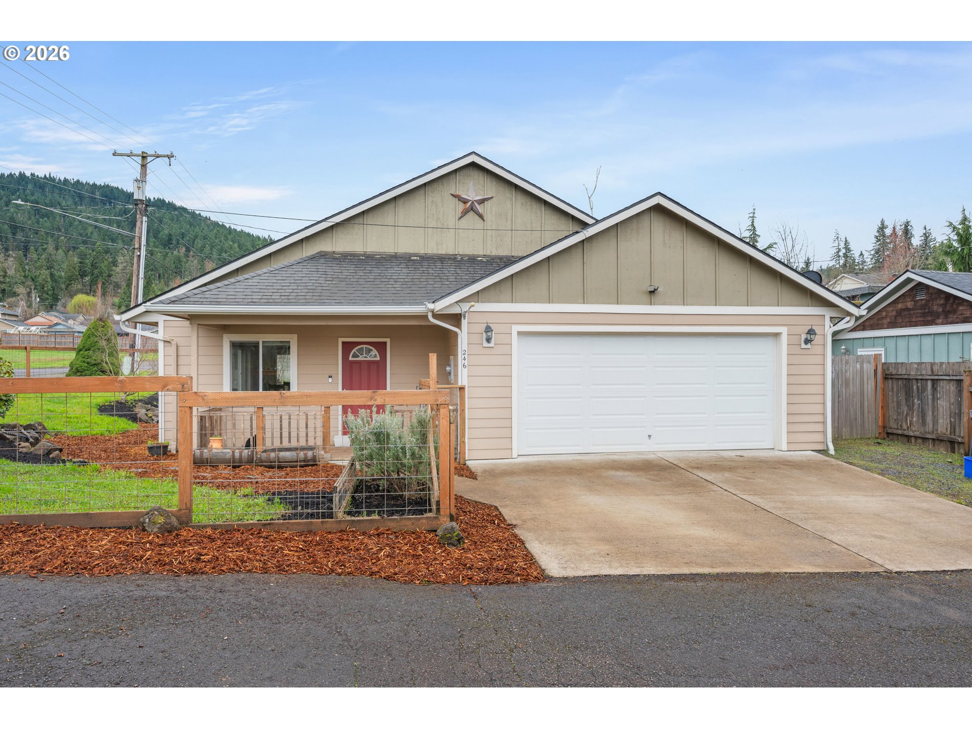 246 South 70th Street Springfield, OR 97478 - Photo 1 of 27