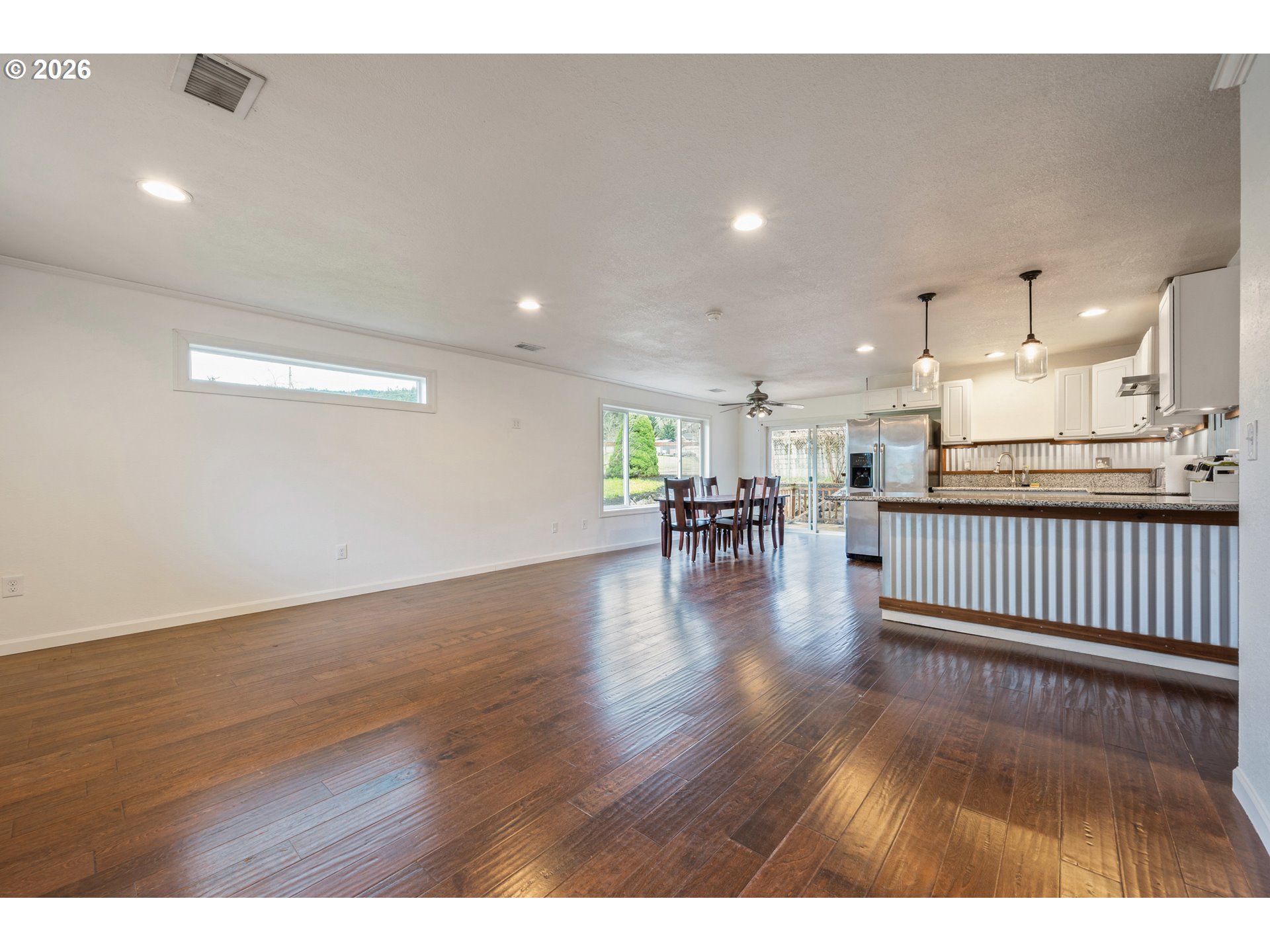 246 South 70th Street Springfield, OR 97478 - Photo 3 of 27