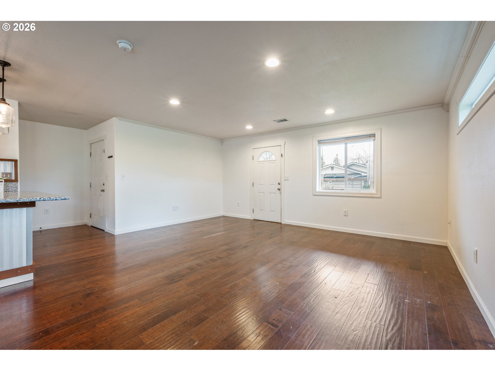 246 South 70th Street Springfield, OR 97478 - Photo 5 of 27