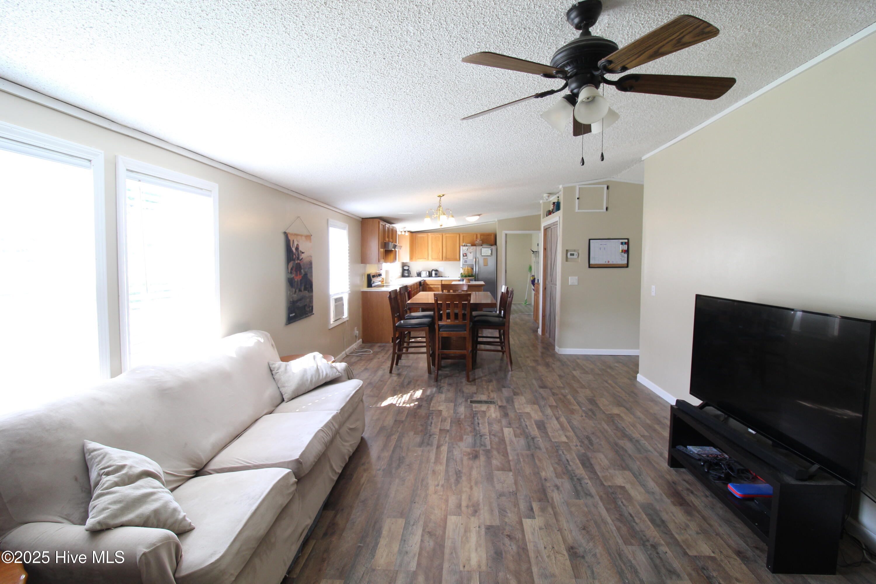 106 Taylor Farm Road Beaufort, NC 28516 - Photo 5 of 20 Living & dining room