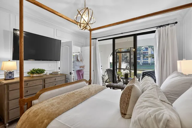 $499,000 | 100 Uno Lago Drive, Unit 103, Juno Beach, FL 33408