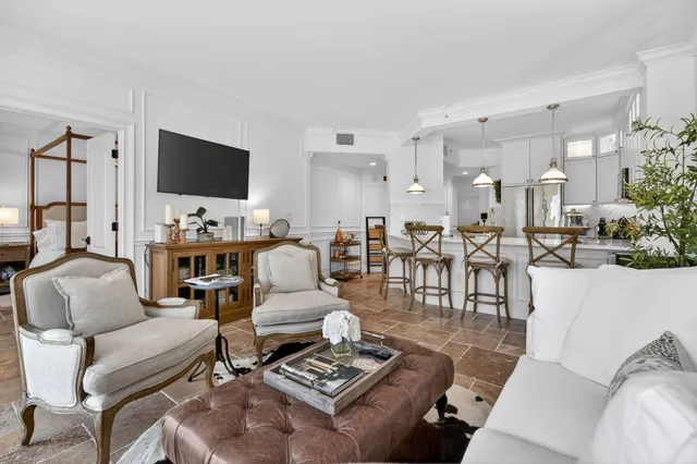 $499,000 | 100 Uno Lago Drive, Unit 103, Juno Beach, FL 33408