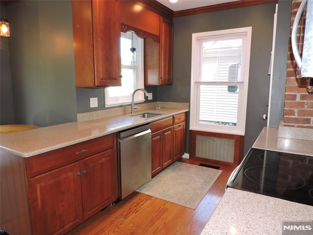 186 Godwin Avenue Ridgewood, NJ 07450 - Photo 6 of 20