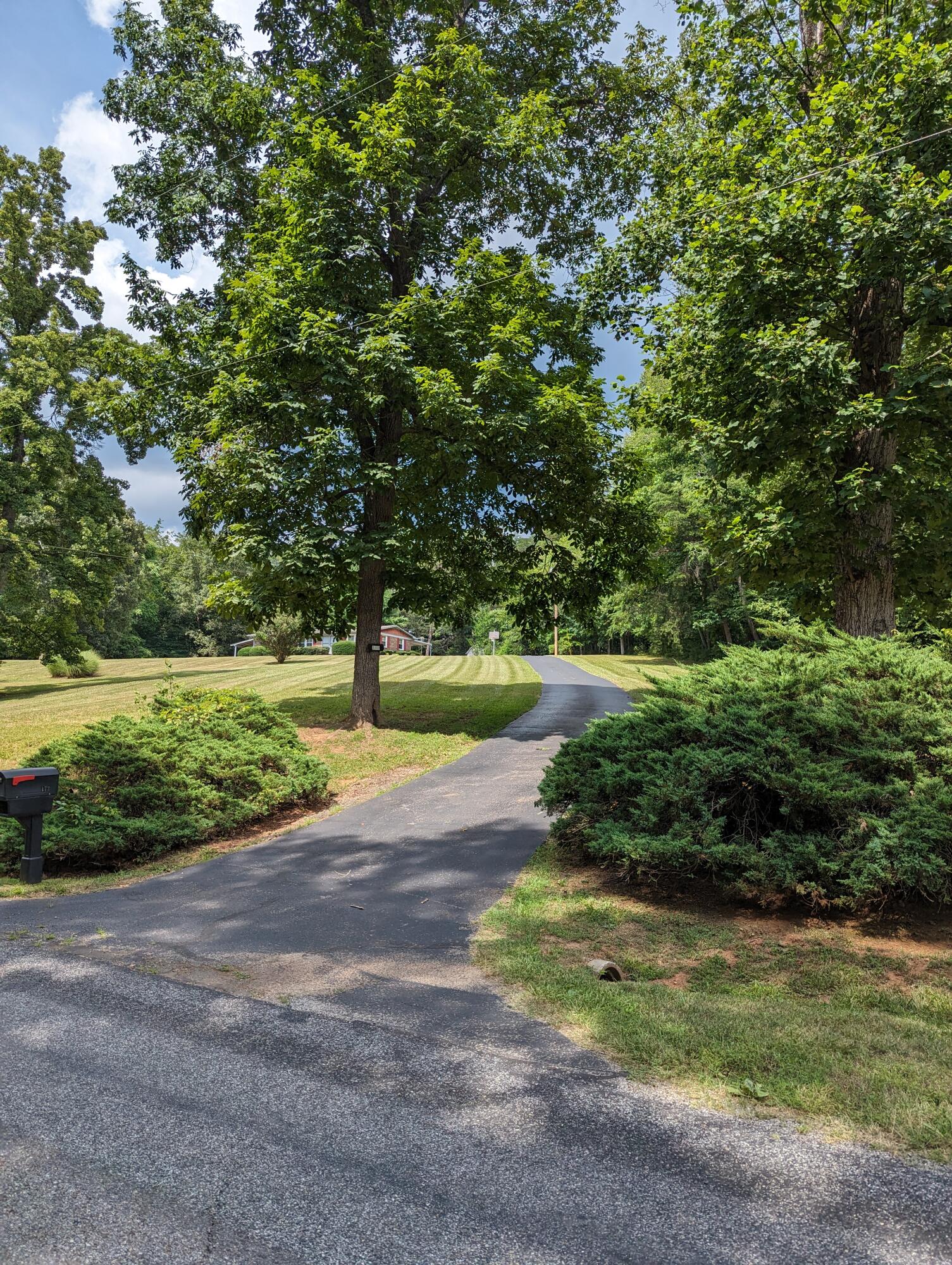 172 Robin Ridge Road Rocky Mount, VA 24151 - Photo 2 of 37 PXL_20240709_192042217