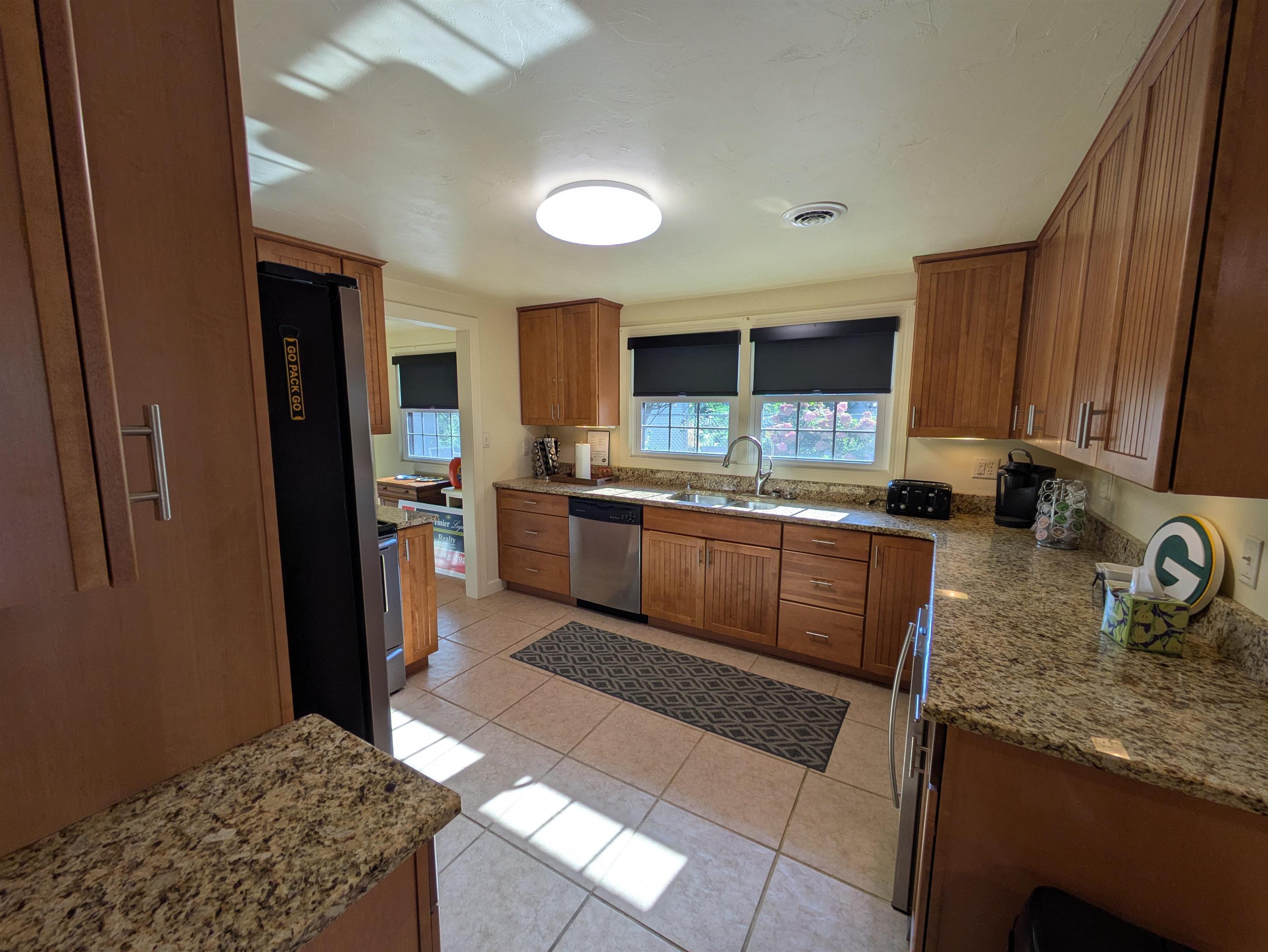 1735 South Oneida Street Green Bay, WI 54304 - Photo 8 of 18