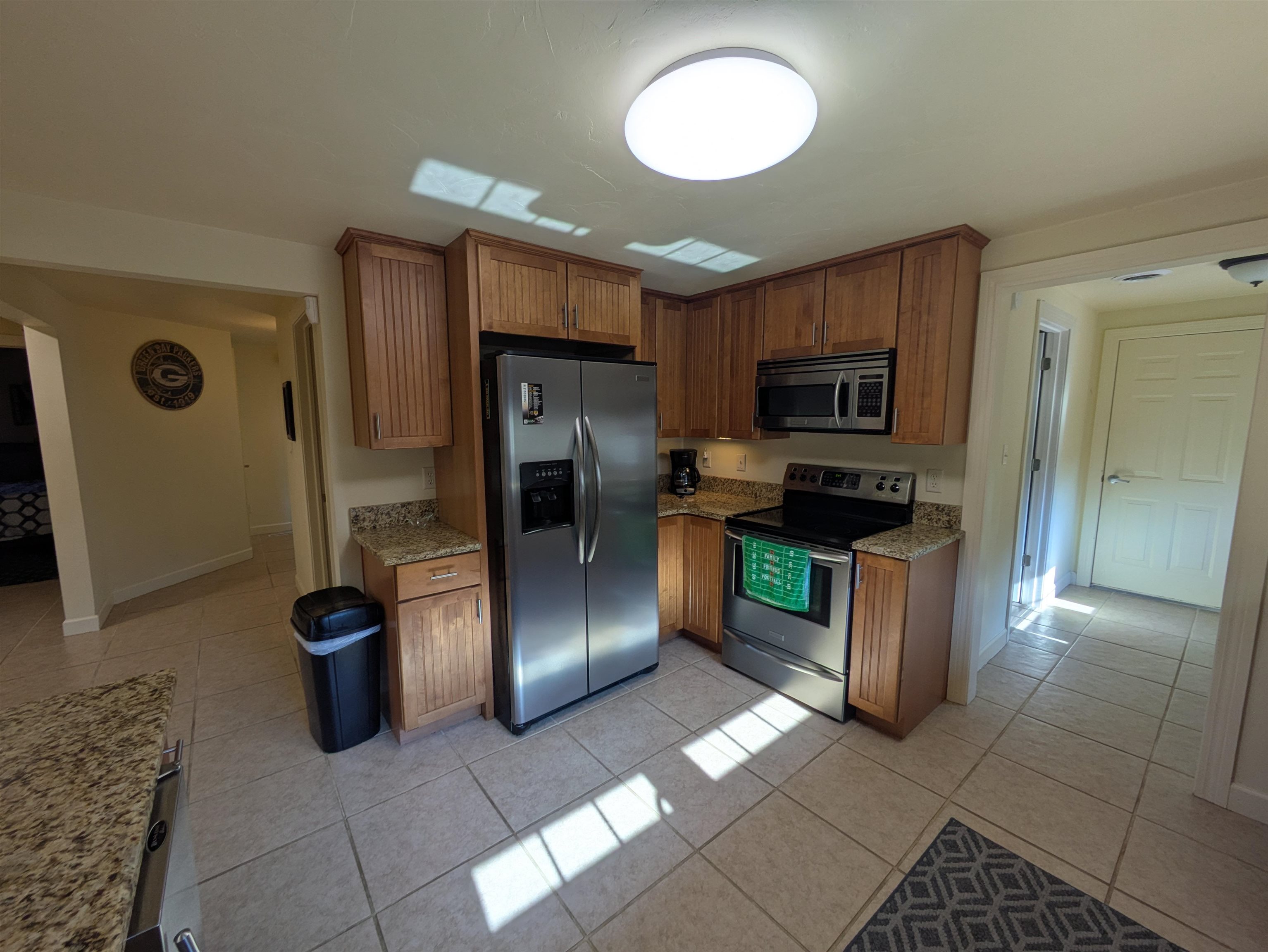 1735 South Oneida Street Green Bay, WI 54304 - Photo 9 of 18