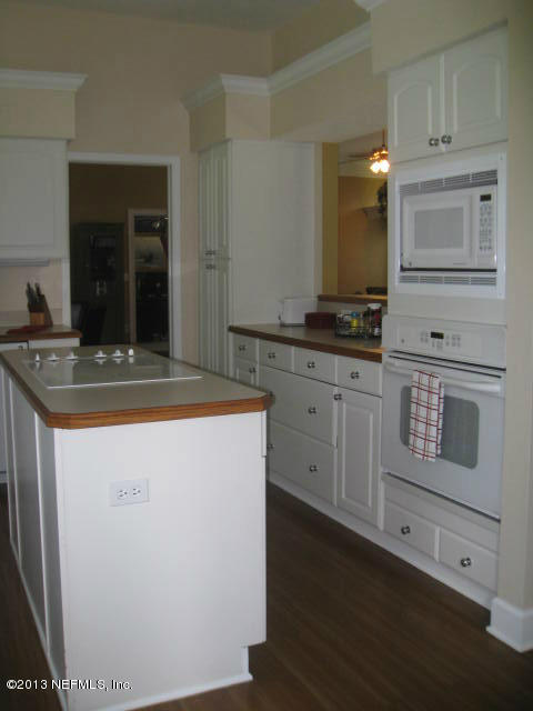 1650 Mccaul Road Jacksonville, FL 32220 - Photo 12 of 40 12 kitchen