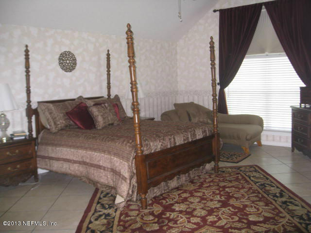 1650 Mccaul Road Jacksonville, FL 32220 - Photo 19 of 40 19 master suite