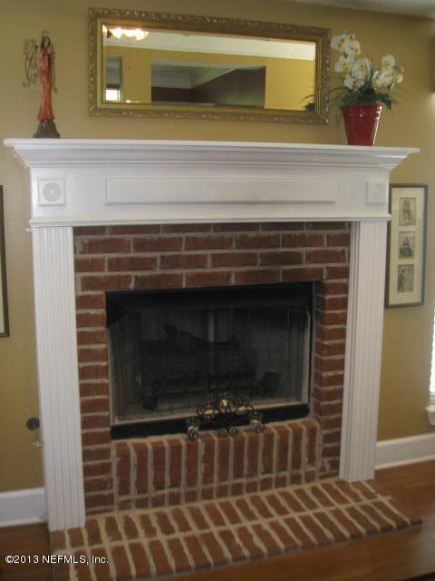 1650 Mccaul Road Jacksonville, FL 32220 - Photo 9 of 40 09 family room fireplace