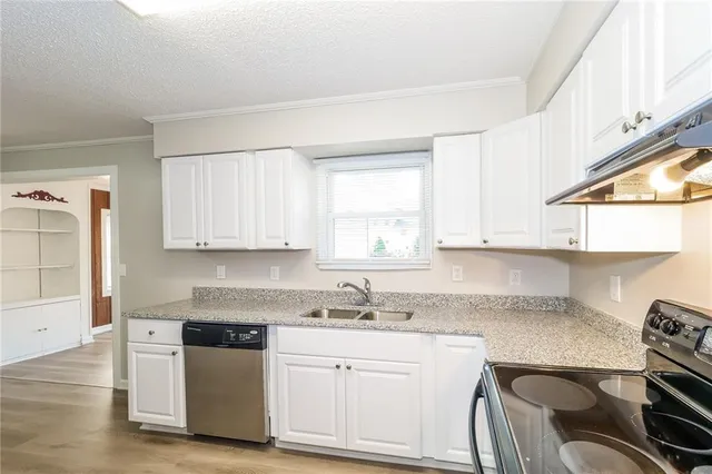 $1,880 | 524 Stacey Drive, Belton, MO 64012