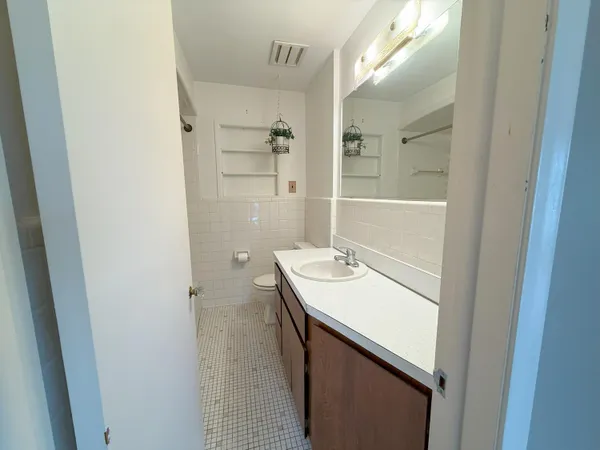 $285,000 | 1400 Sherwood Court, Dearborn, MI 48124