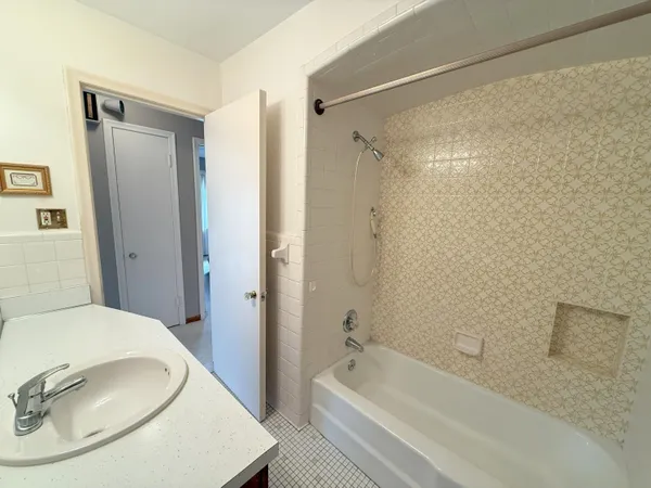 $285,000 | 1400 Sherwood Court, Dearborn, MI 48124