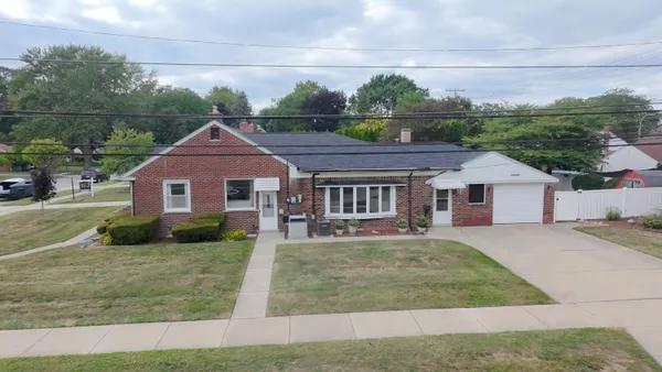 $285,000 | 1400 Sherwood Court, Dearborn, MI 48124