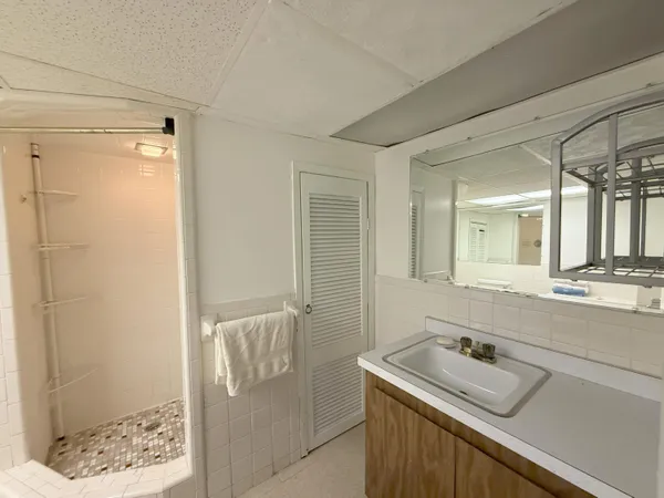 $285,000 | 1400 Sherwood Court, Dearborn, MI 48124