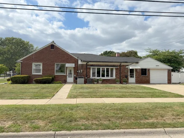 $285,000 | 1400 Sherwood Court, Dearborn, MI 48124