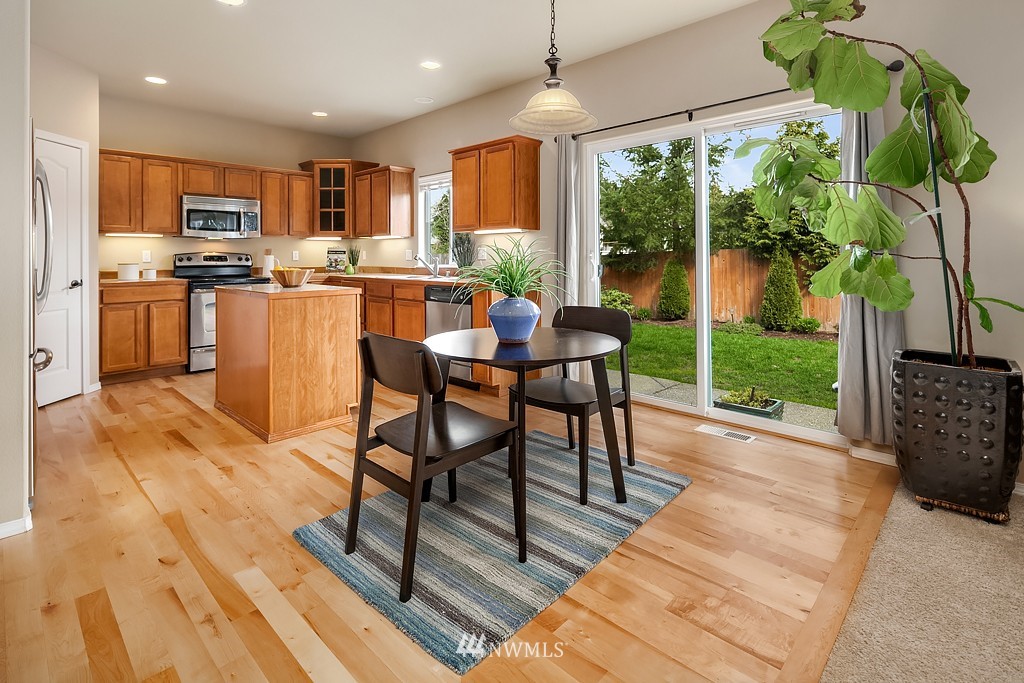 215 196th Place Southwest Bothell, WA 98012 - Photo 9 of 25