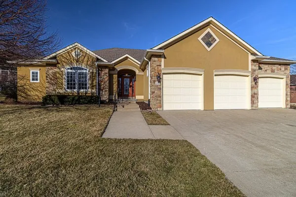 $425,000 | 4207 Hidden Valley Drive, St. Joseph, MO 64506