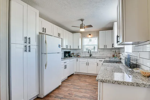 $345,000 | 415 Seashell Drive, Surfside Beach, TX 77541