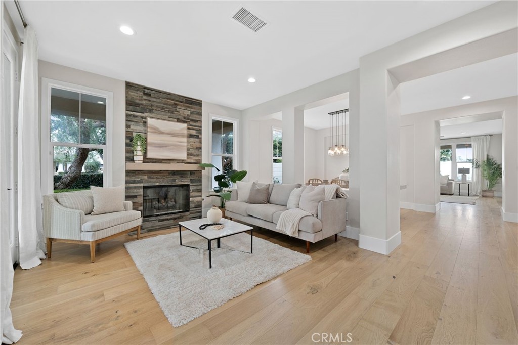 18 Foliate Way Ladera Ranch, CA 92694 - Photo 8 of 71 Living Room