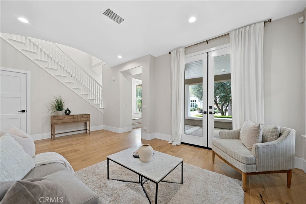 18 Foliate Way Ladera Ranch, CA 92694 - Photo 10 of 71 Living Room