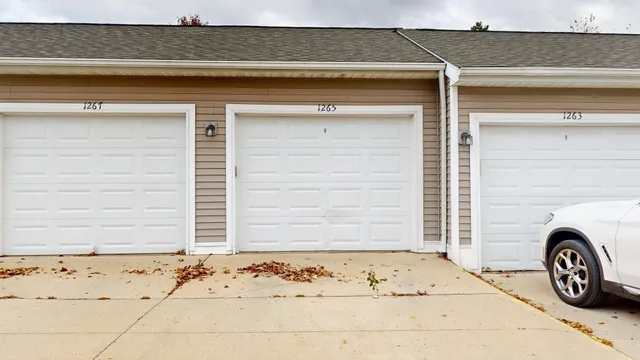 $2,000 | 1265 Millbrook Trail, Ann Arbor, MI 48108