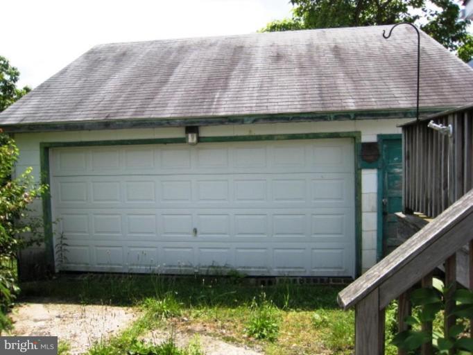 315 Philadelphia Road Joppa, MD 21085 - Photo 16 of 30 Garage 1