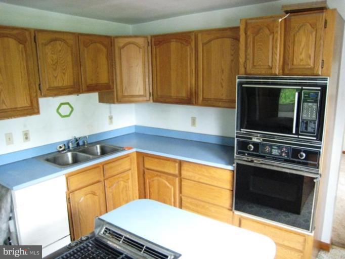 315 Philadelphia Road Joppa, MD 21085 - Photo 3 of 30 Kitchen
