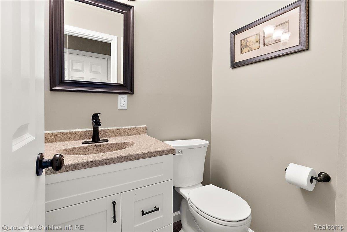43848 Arlington Road Canton, MI 48187 - Photo 23 of 51 46-43848 Arlington-46.jpg